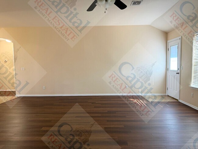 Building Photo - 9604 Ella Ln