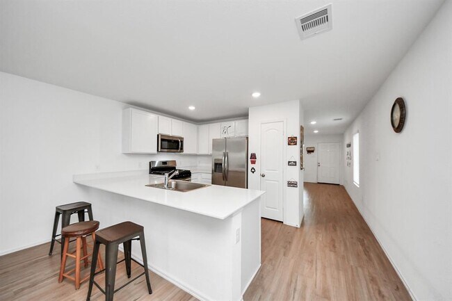 Foto del edificio - 7319 Clover Chase Dr