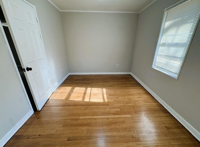 Foto del edificio - 1474 N Graham St