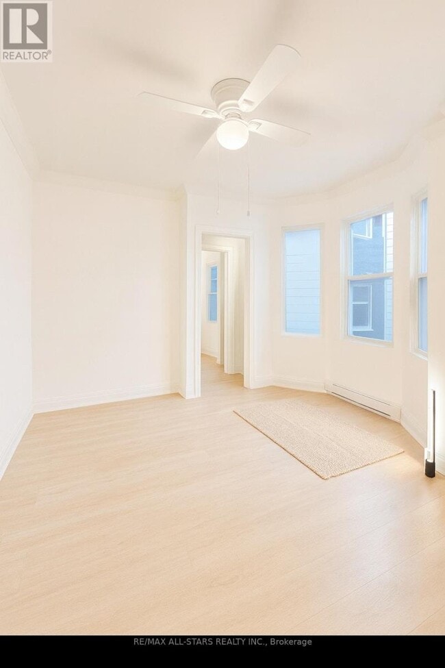 Building Photo - 1918 A Queen St E