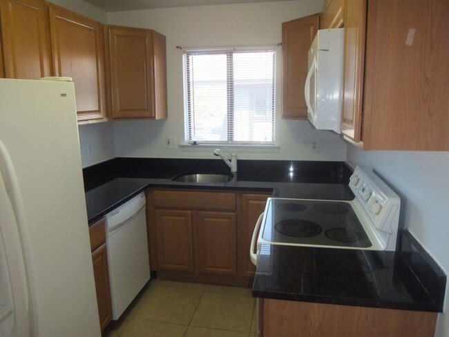 Building Photo - 8639 Madera Ct
