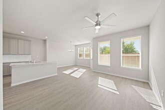 Building Photo - 839 Red Oakland Dr