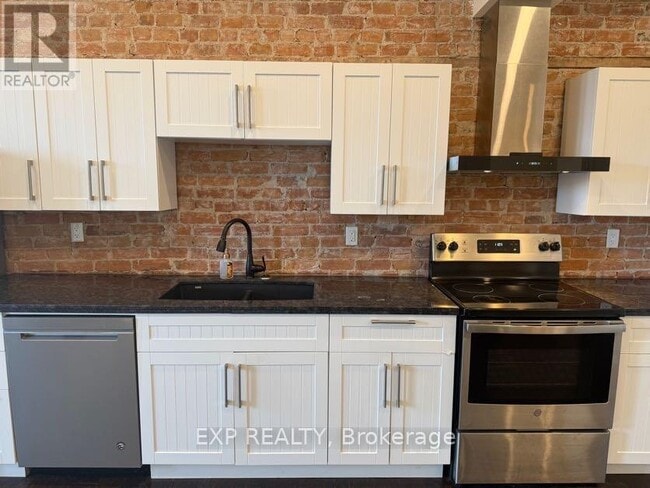 Photo du bâtiment - 172 Broadway