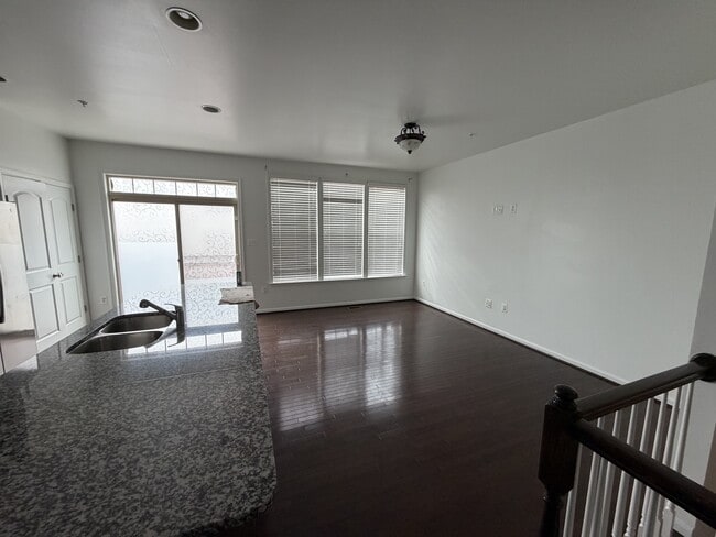 Building Photo - 6517 Newton Dr