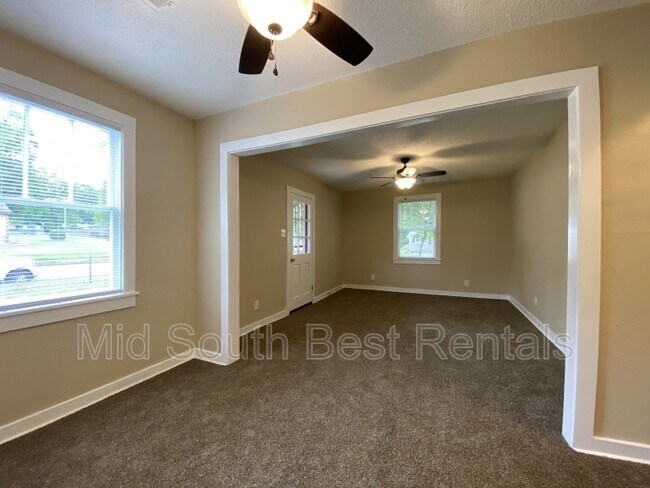 Building Photo - 2027 Tulsa Ave
