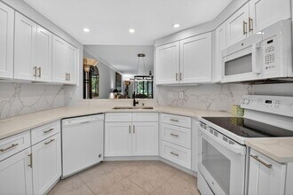 Building Photo - 15362 Strathearn Dr