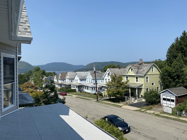 Building Photo - 741 Frost Ave