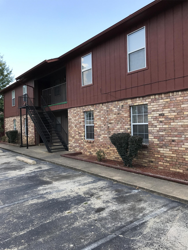 Building Photo - 1301 Pierre St