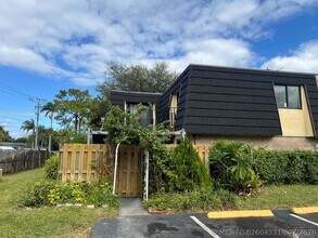 Building Photo - 295 Woodland Rd
