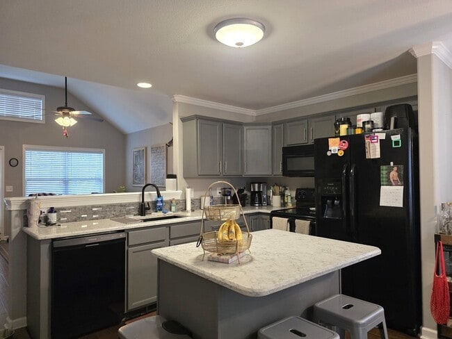Foto del edificio - 172 Porters Bluff Rd