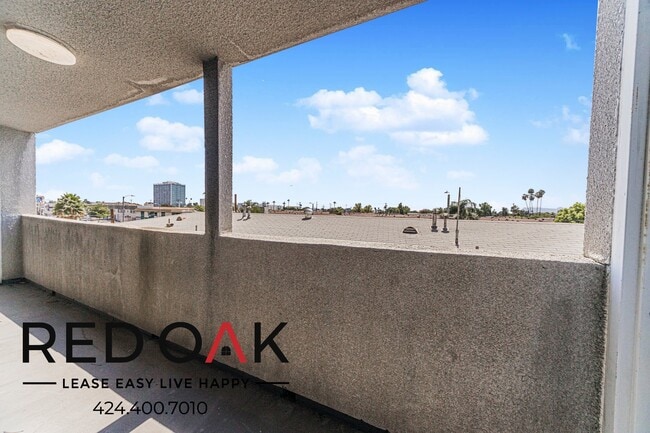 Building Photo - 8309 Cedros Ave
