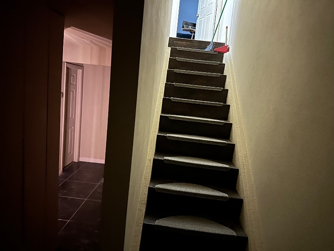 Building Photo - 5903 Bromley Ave