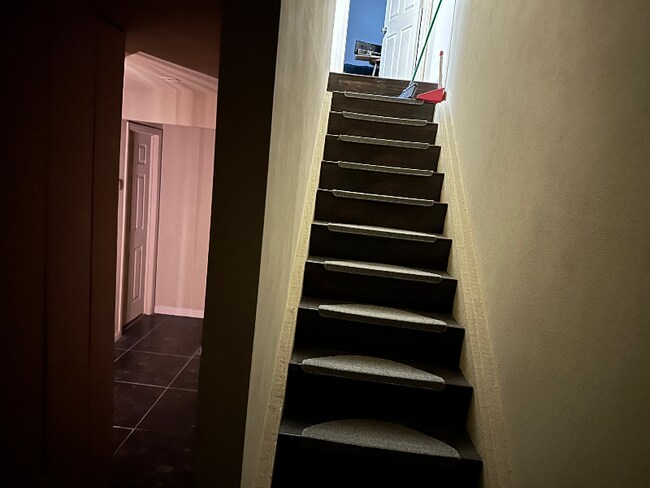 Foto del edificio - 5903 Bromley Ave