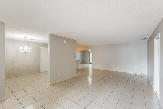 Building Photo - 10724 SW 144th Ct