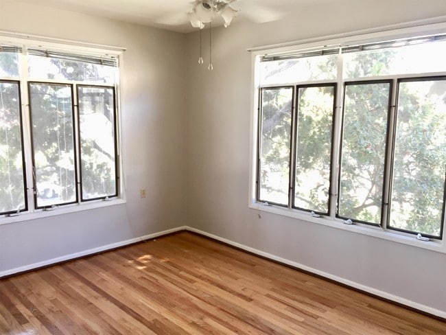 Building Photo - 4601 Los Feliz Blvd
