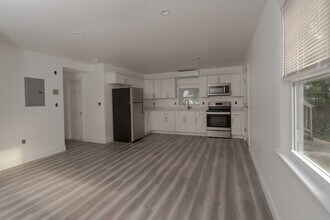 Building Photo - 11 Park St