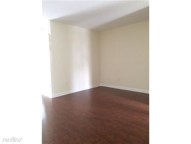 Building Photo - 2731 NE 3rd Dr