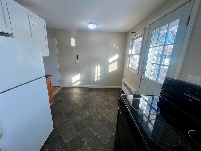 Building Photo - 354 South