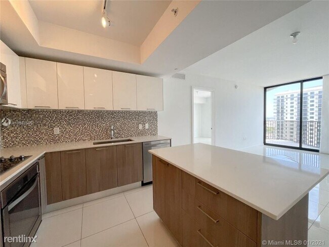 Building Photo - 2 br, 2 bath Condo - 5252 NW 85th Ave # 1403