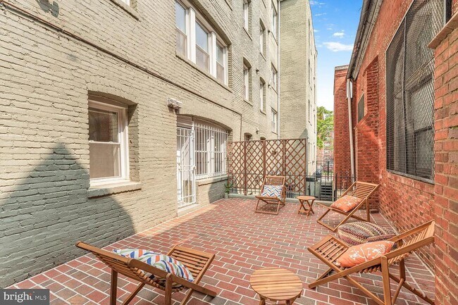 Foto del edificio - 1465 Columbia Rd NW