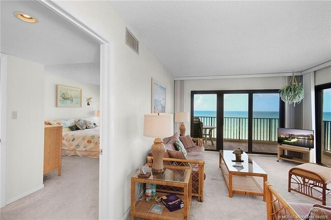 Building Photo - 10200 S Ocean Dr
