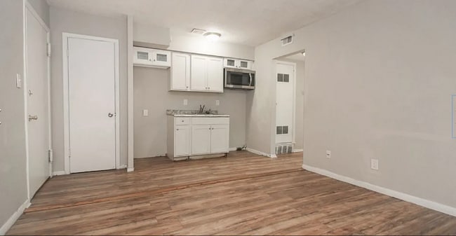 Building Photo - 14918 Milverton Rd