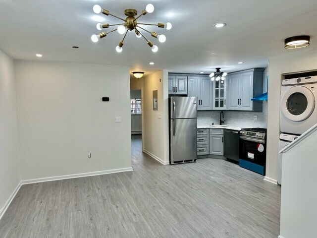 Building Photo - BEAUTIFUL RENOVATED TWO BEDROOM APARTMENT ...