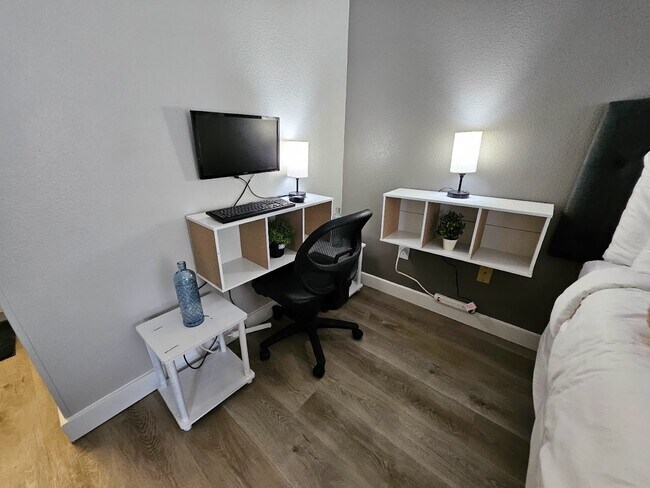 Foto del edificio - 2700 Gracy Farms Ln