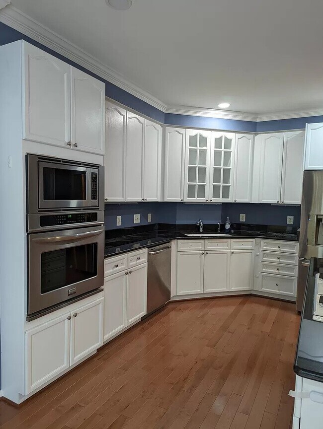 Foto del edificio - 5708 Governors Pond Cir