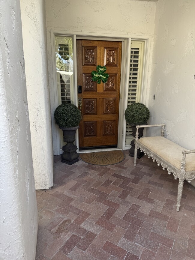 Building Photo - 6145 N 28th Pl