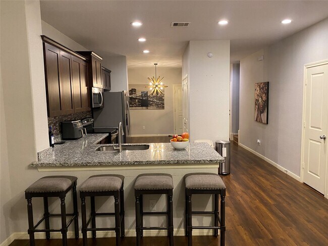 Foto del edificio - 6513 Knox St