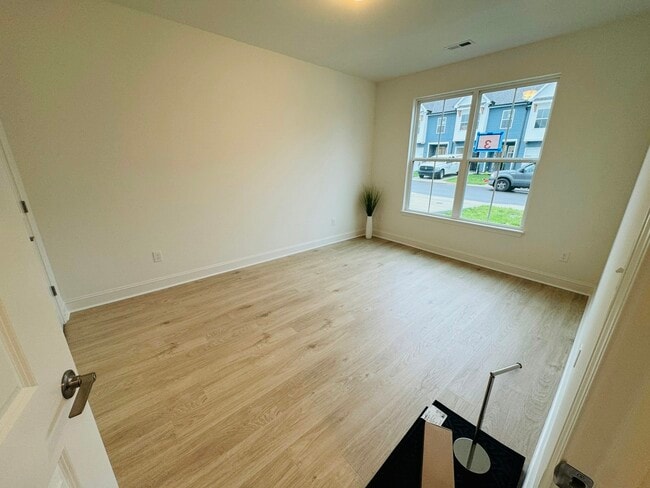 Building Photo - 1810 Lateglow Way