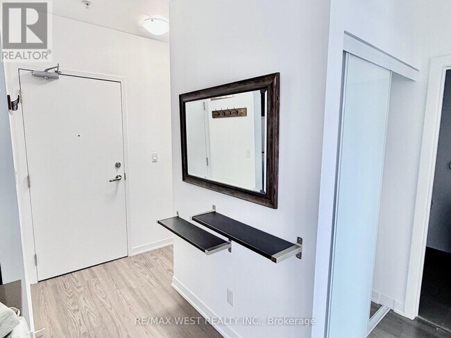 Photo du bâtiment - 3560 St Clair Ave E