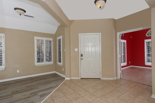 Building Photo - 78 E Foxbriar Forest Cir