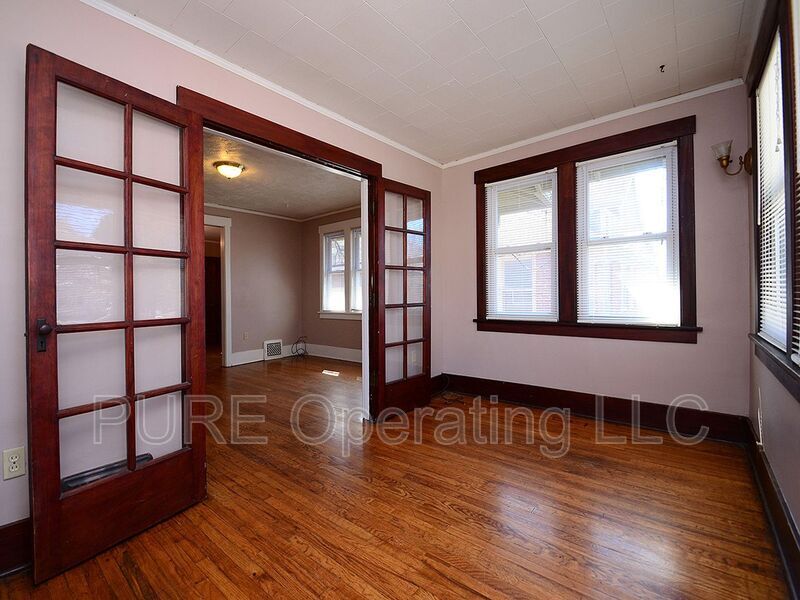 Primary Photo - 557 S 35th Ave