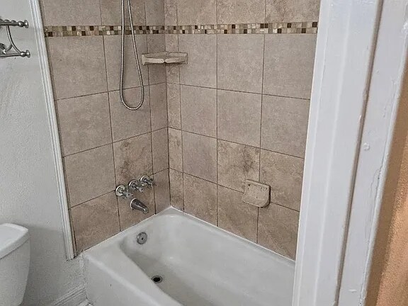 Foto del edificio - 7820 Dorsett Dr