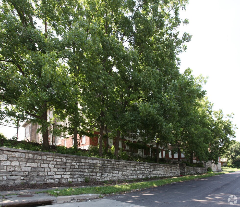 Foto del edificio - 2008 E 39th St
