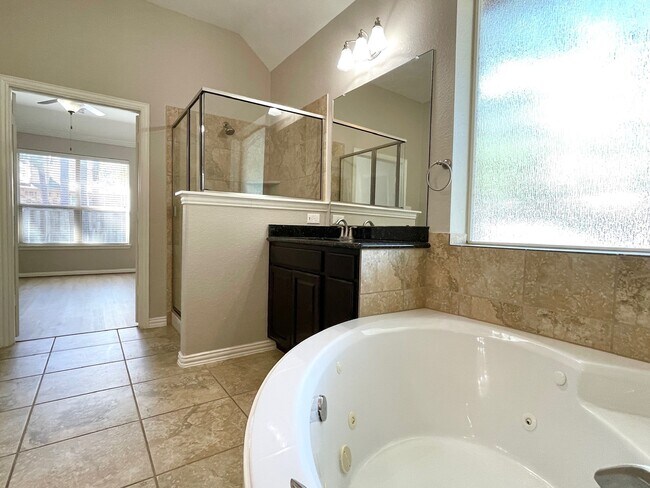 Building Photo - 11 Silver Arrow Court