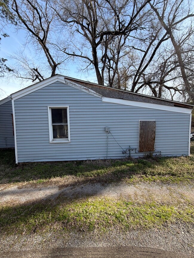 Building Photo - 730 N 74th St