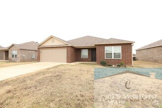 Building Photo - 3929 Saddlecrest Dr