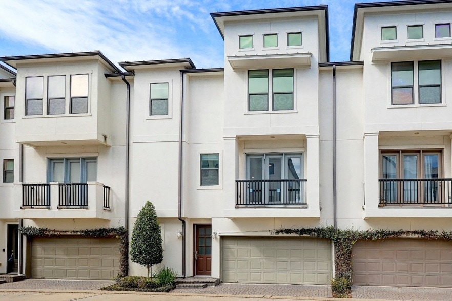 Photo - 8906 Lakeshore Bend Drive Unit