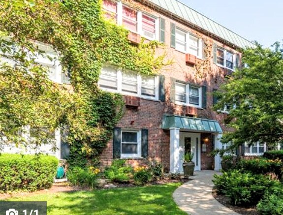 Vista frontal del edificio - 1414 Elmwood Ave