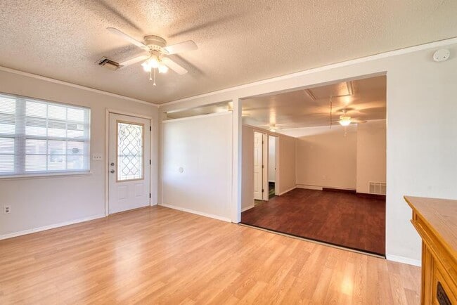 Building Photo - 924 NW 14th St