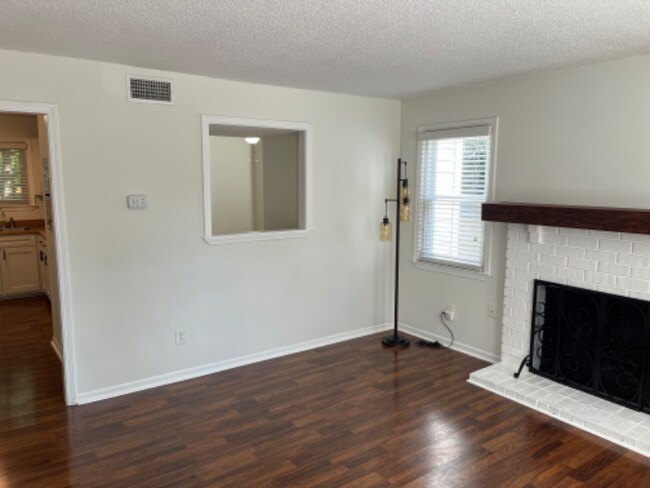 Foto del edificio - 3344 Oak Trees Ct