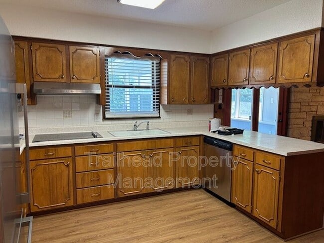 Building Photo - 1706 NE 77th St