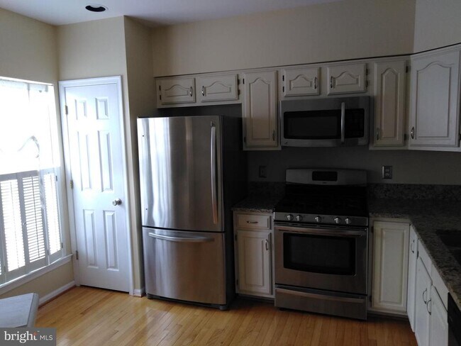 Foto del edificio - 1384 Park Garden Ln