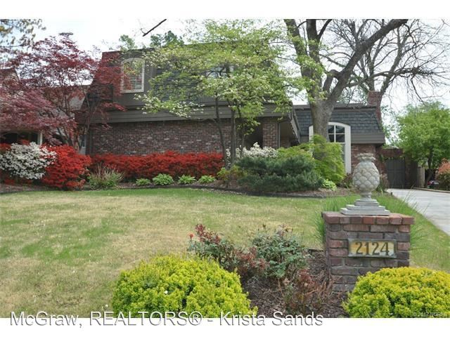 Primary Photo - 2124 E 23rd St