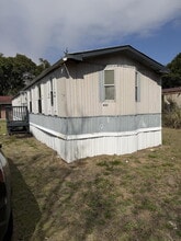 Building Photo - 423 Love St