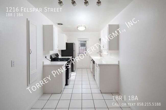 Building Photo - Perfectly Located 1 Br in Pacific Beach!