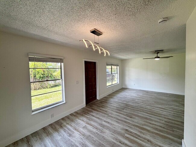 Foto del edificio - 11003 Ridge Ave